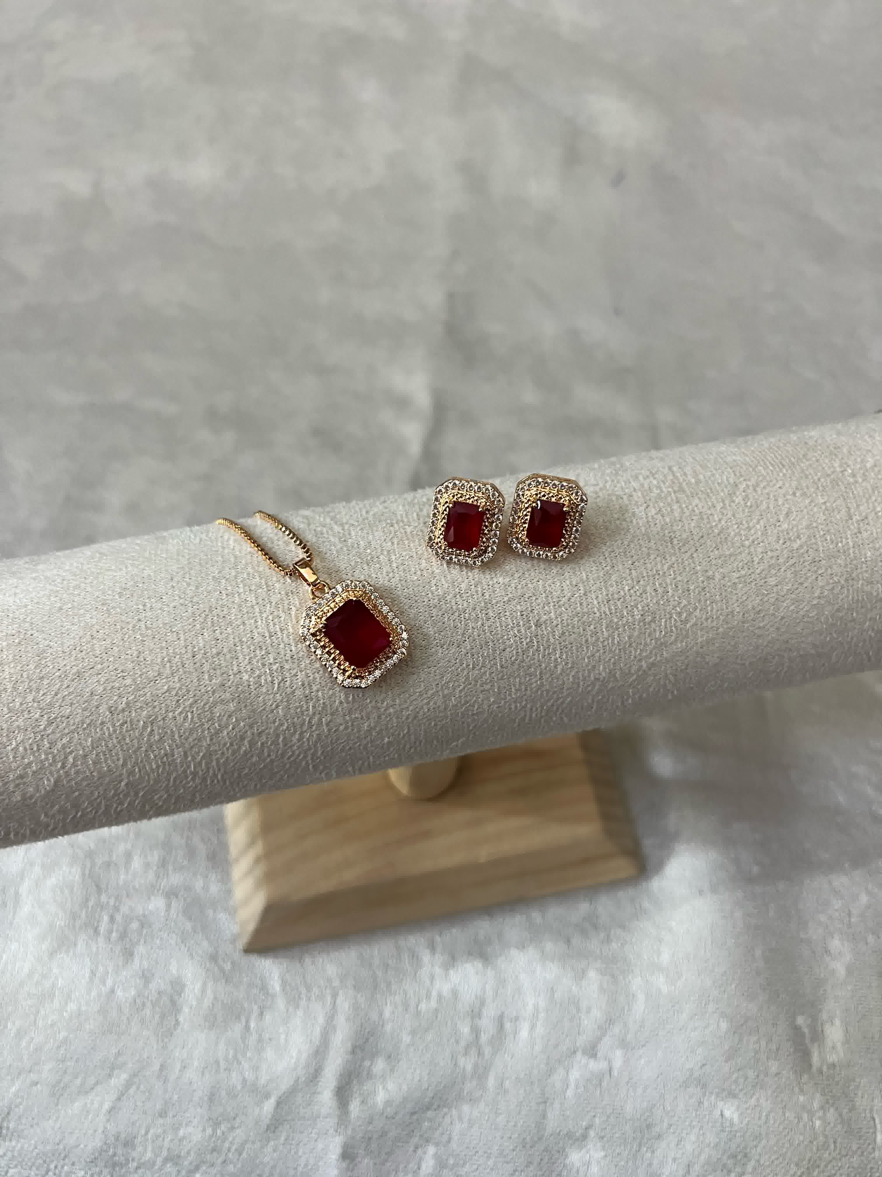 Celestial Zircon Set Red