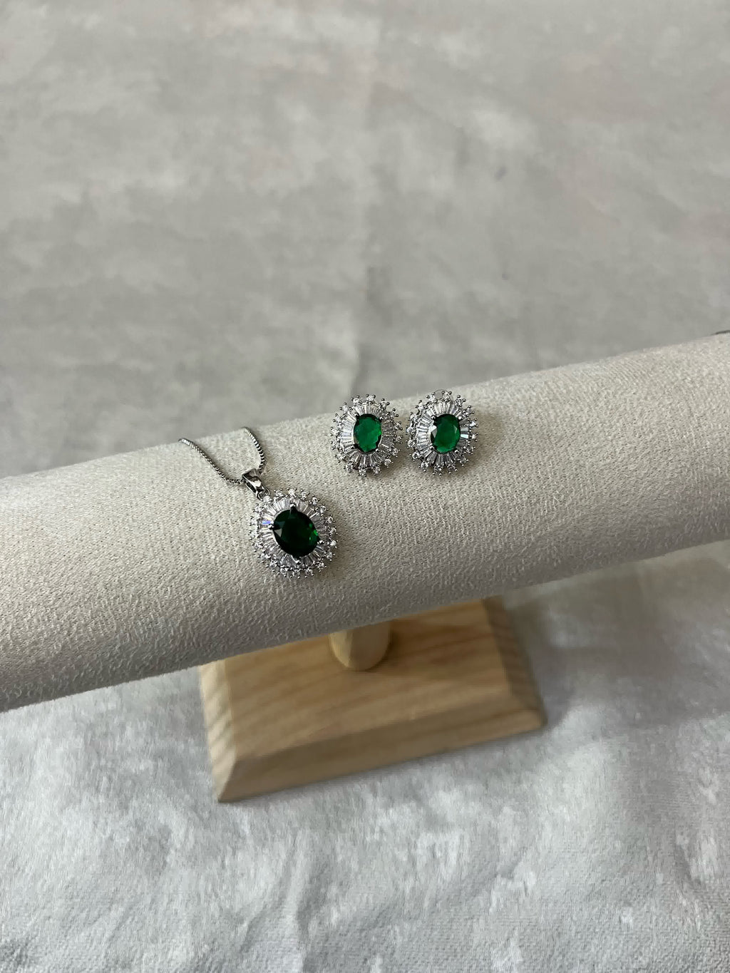 Eterna Zircon Set