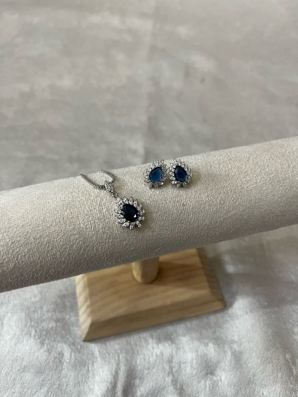 Aurelia Zircon Set Blue