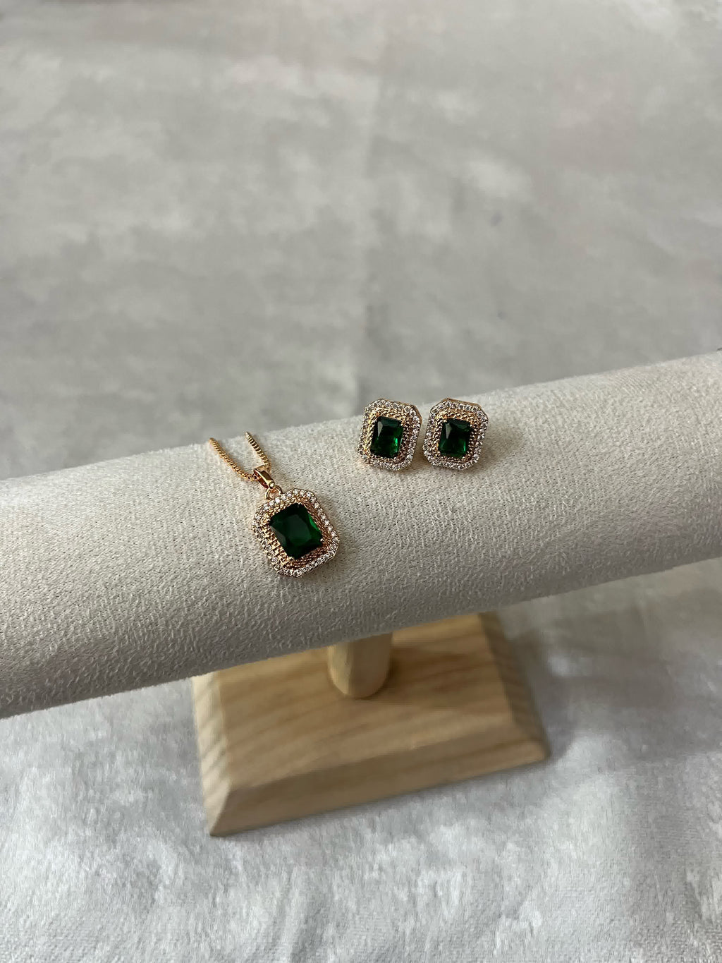 Celestial Zircon Set Green