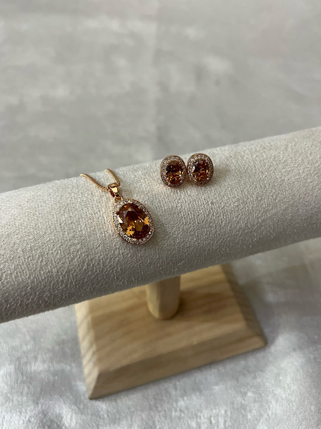 Opaline Zircon Set Champagne