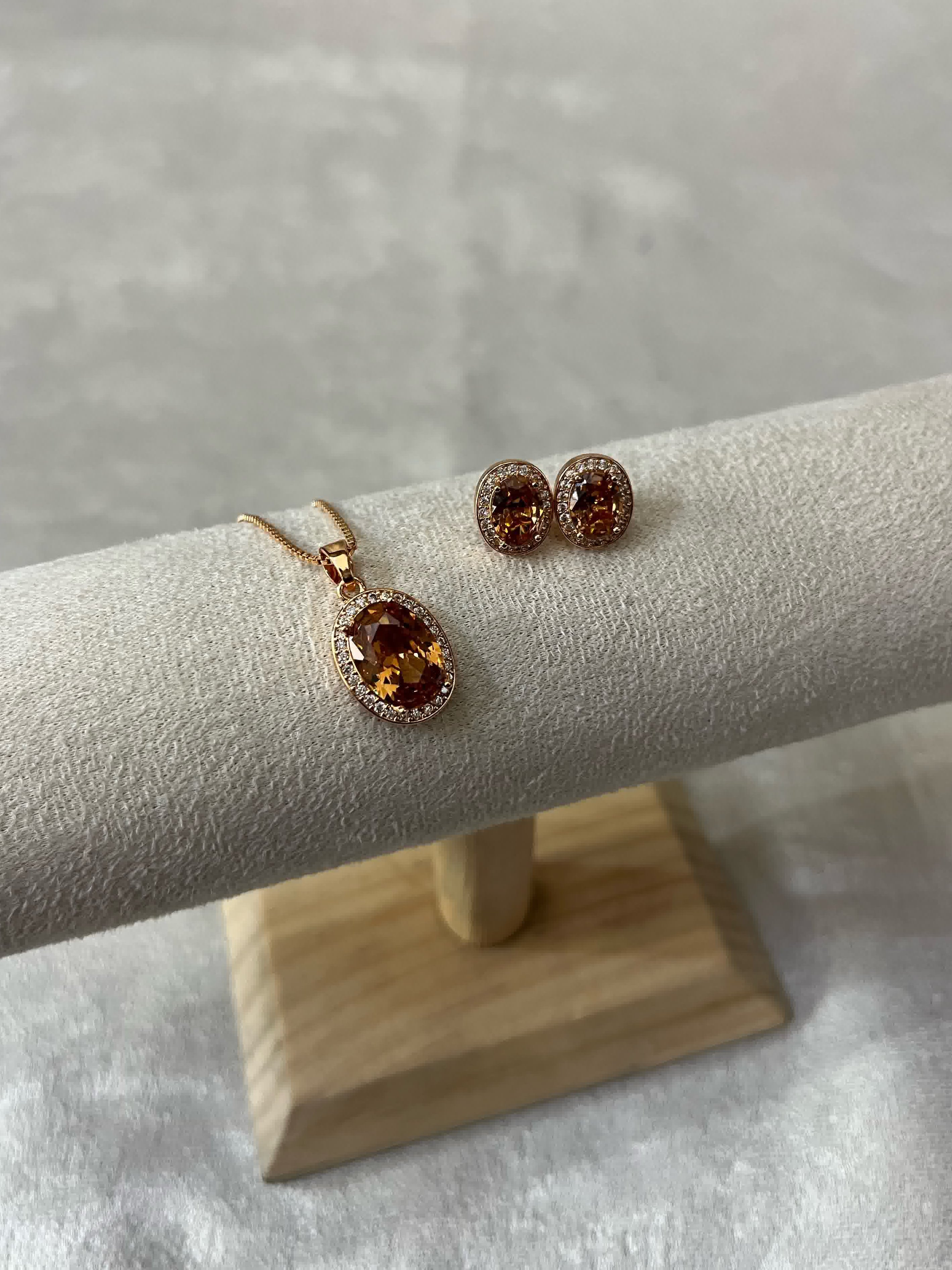 Opaline Zircon Set Champagne