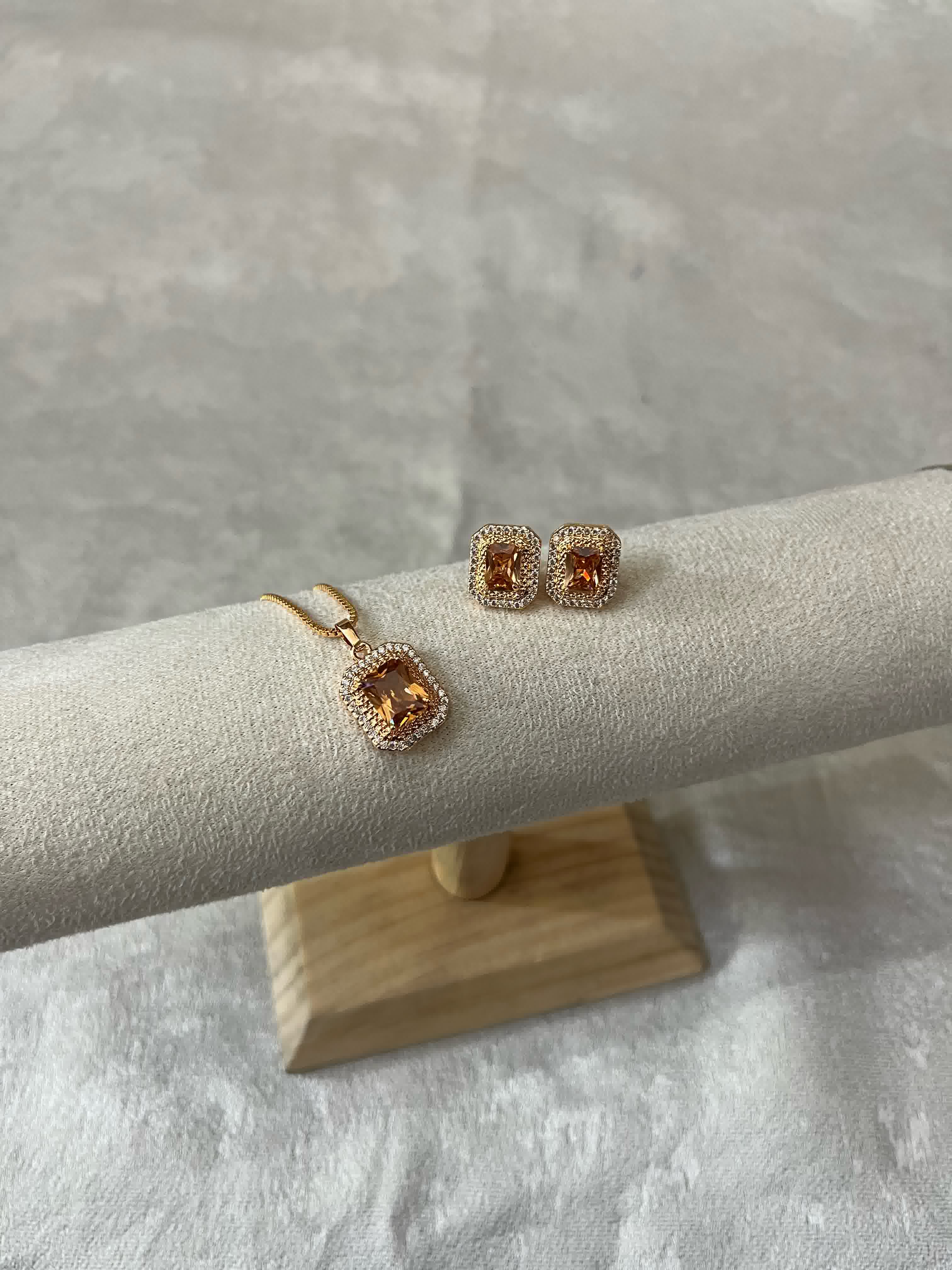 Celestial Zircon Set Champagne