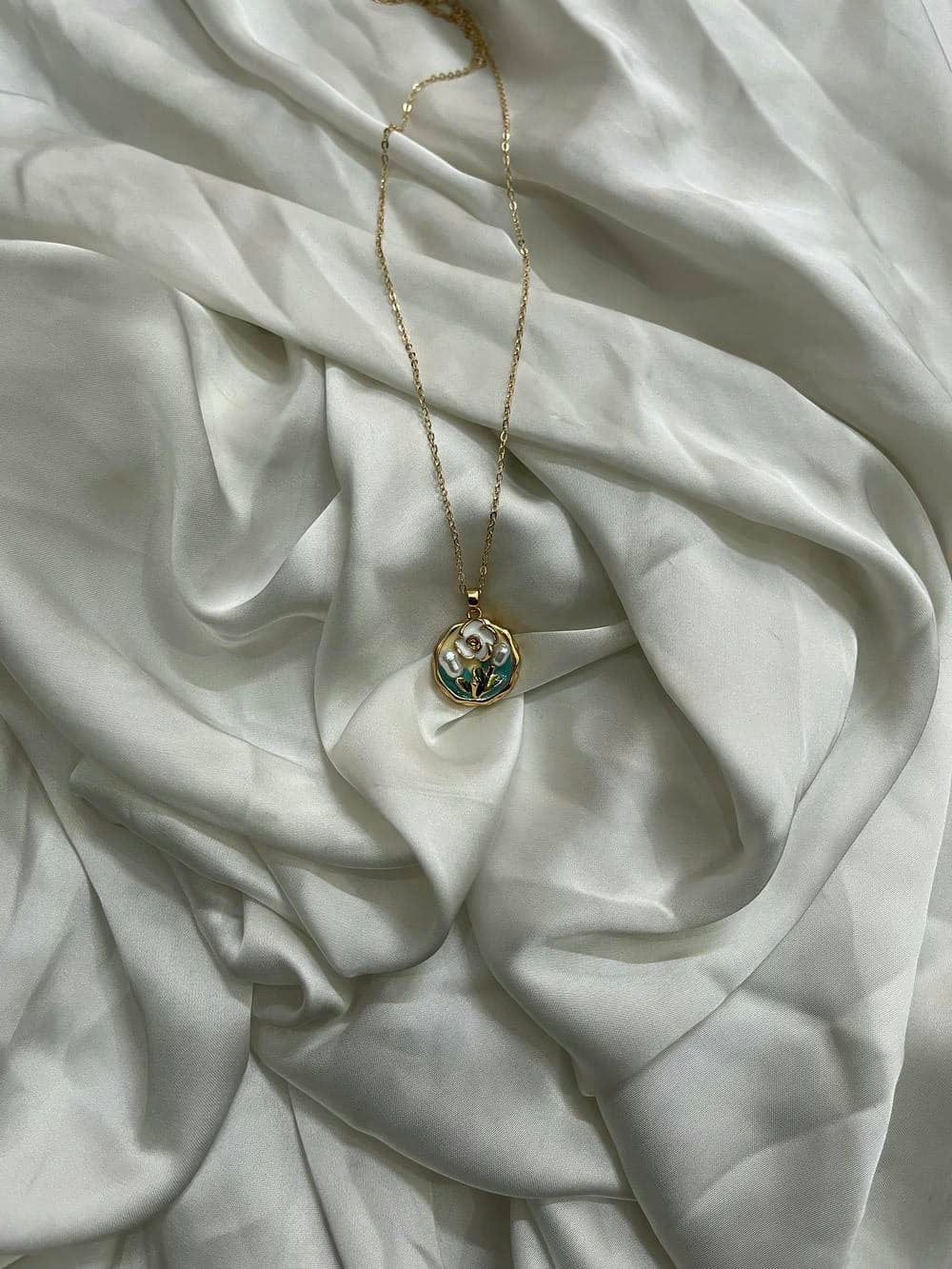 Daisy Pendant