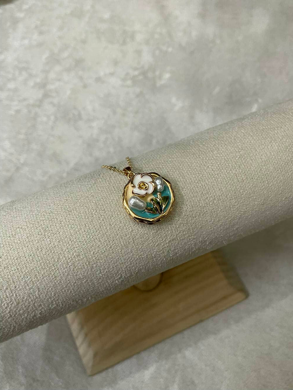 Daisy Pendant