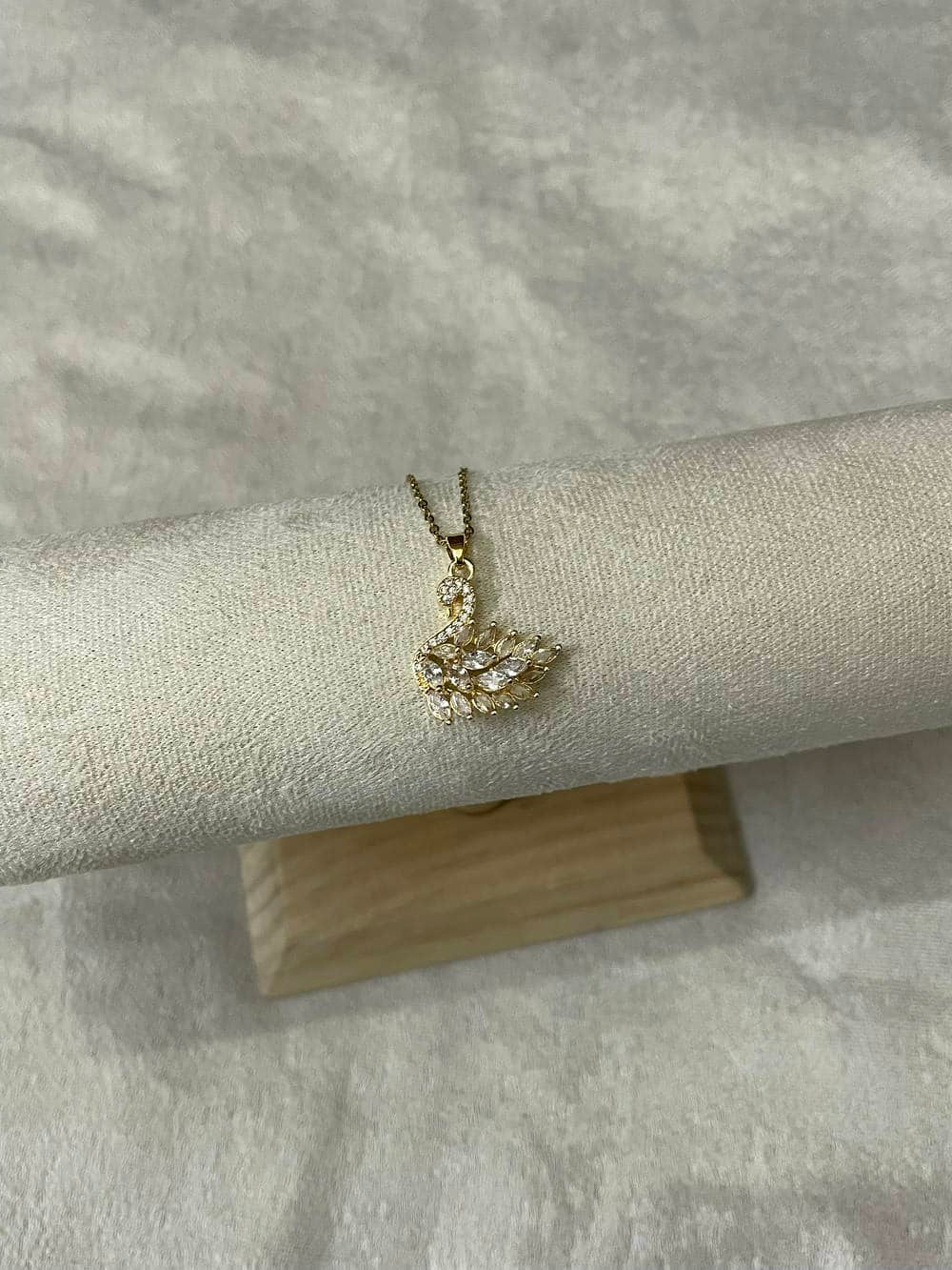 Swan Zircon White