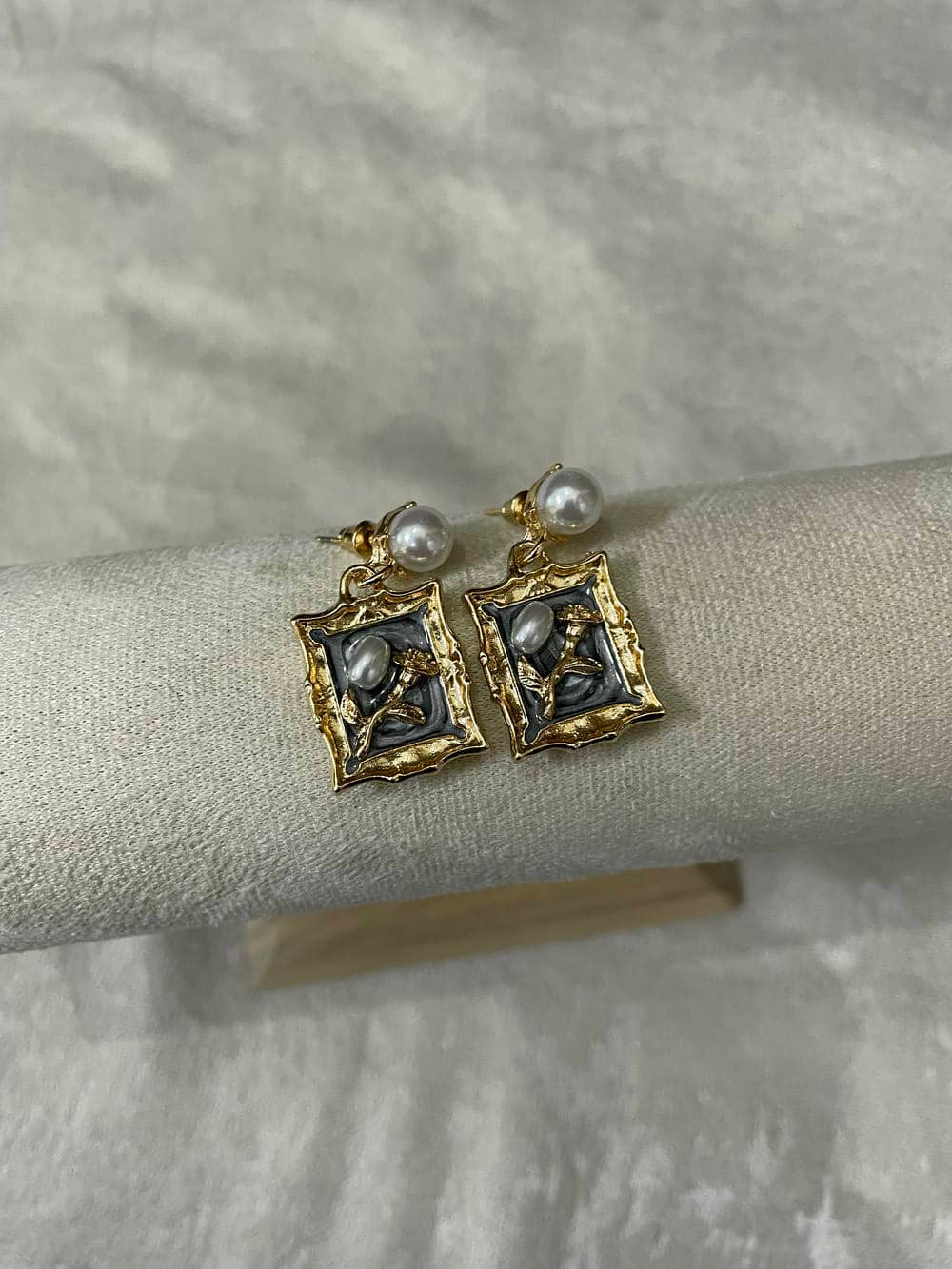 Frame Earrings